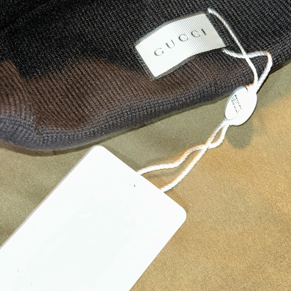 Gucci Black Beanie with Red and Green Logo Band - Picture 5 of 5